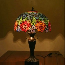 Lampe de table en vitrail...