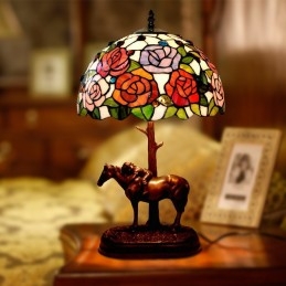 Lampe de table en vitrail...